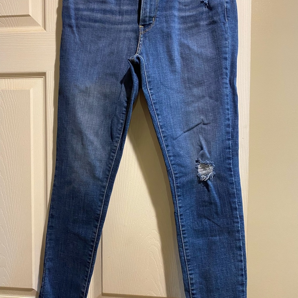 Ladies Levi skinny size 30